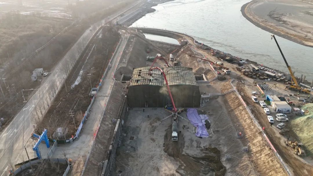 【工程前沿】七星渠进水闸闸底板浇筑任务顺利完成